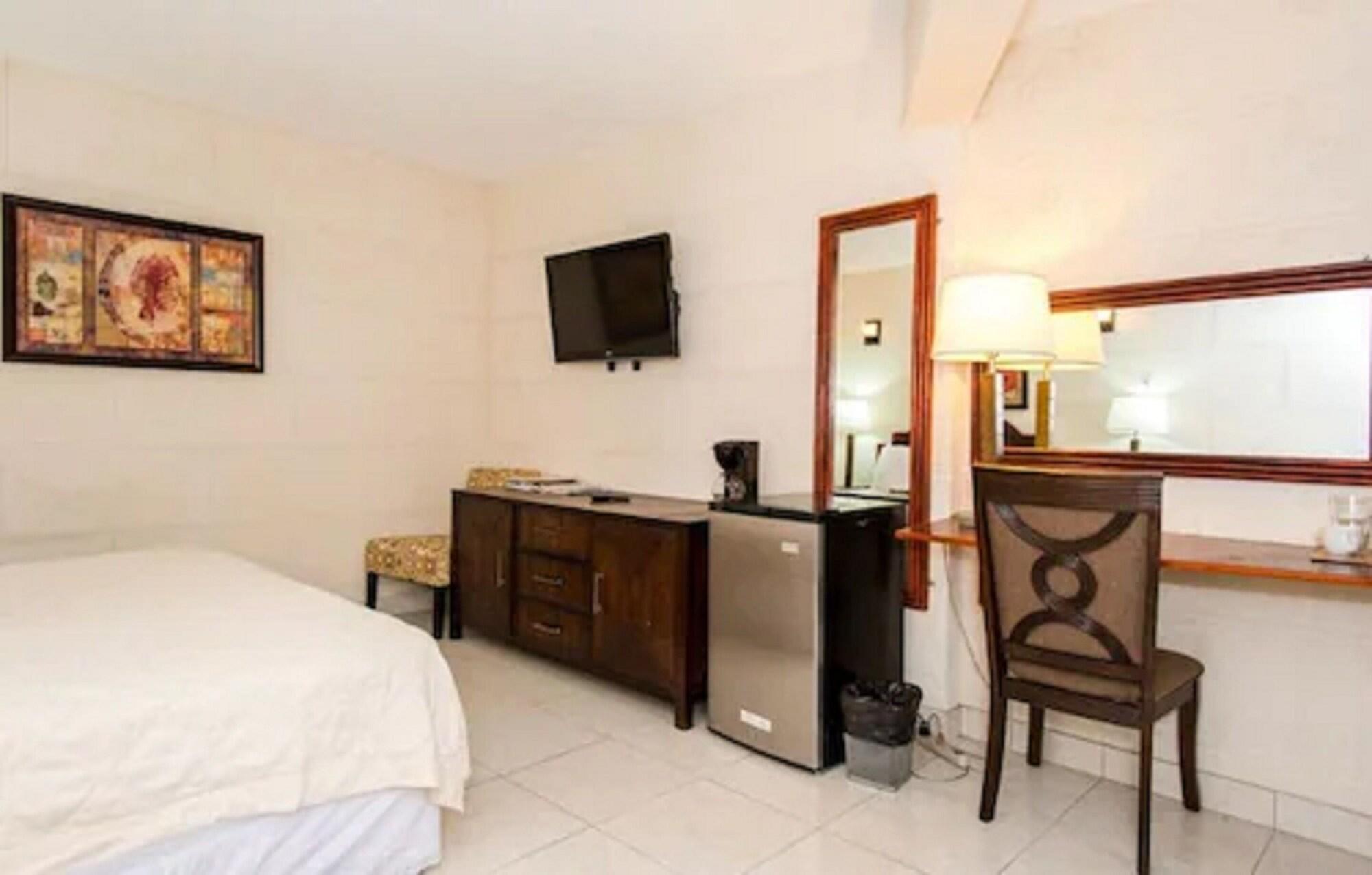 Ocean 15 Hotel Christ Church Esterno foto
