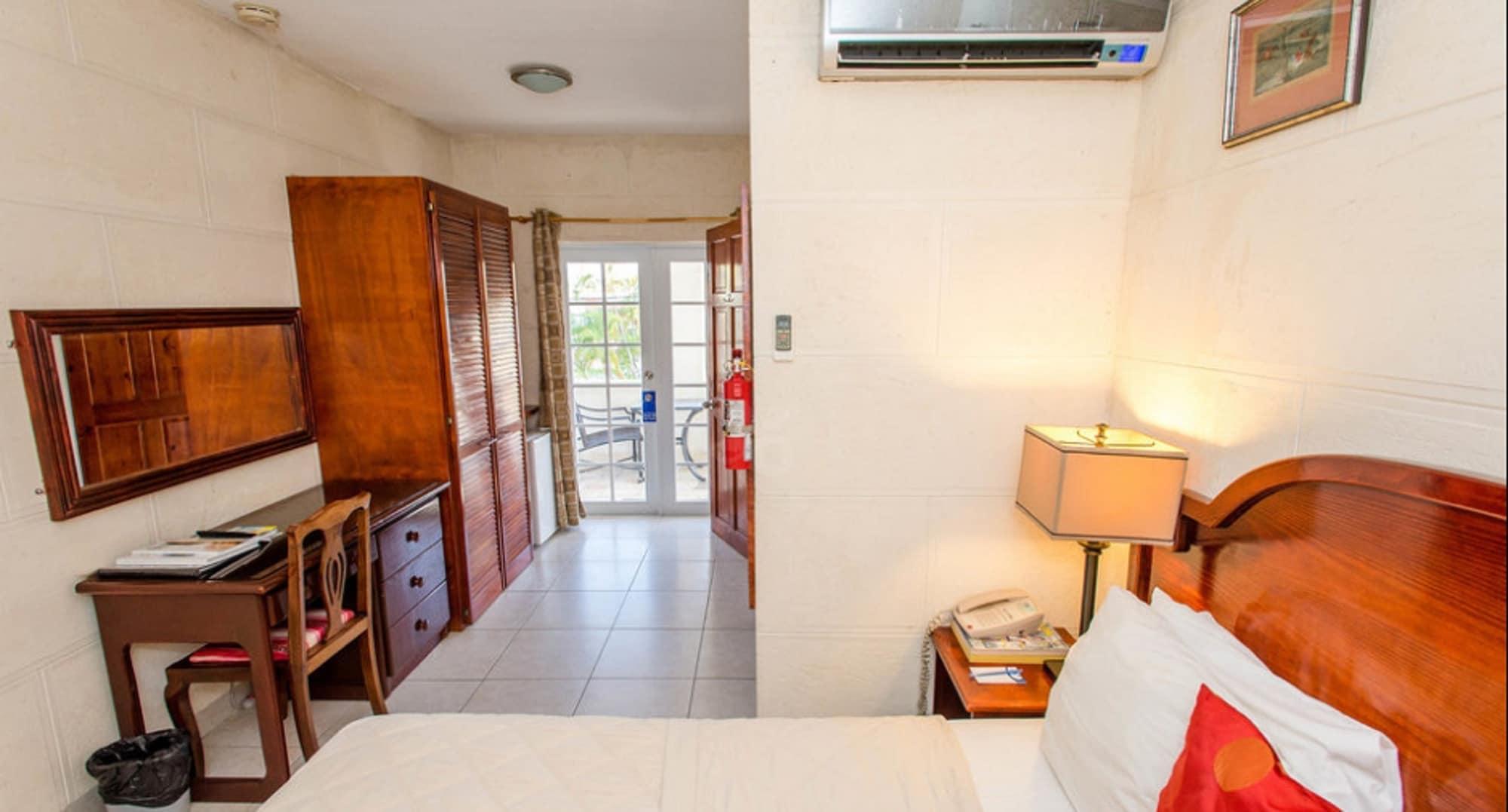 Ocean 15 Hotel Christ Church Esterno foto