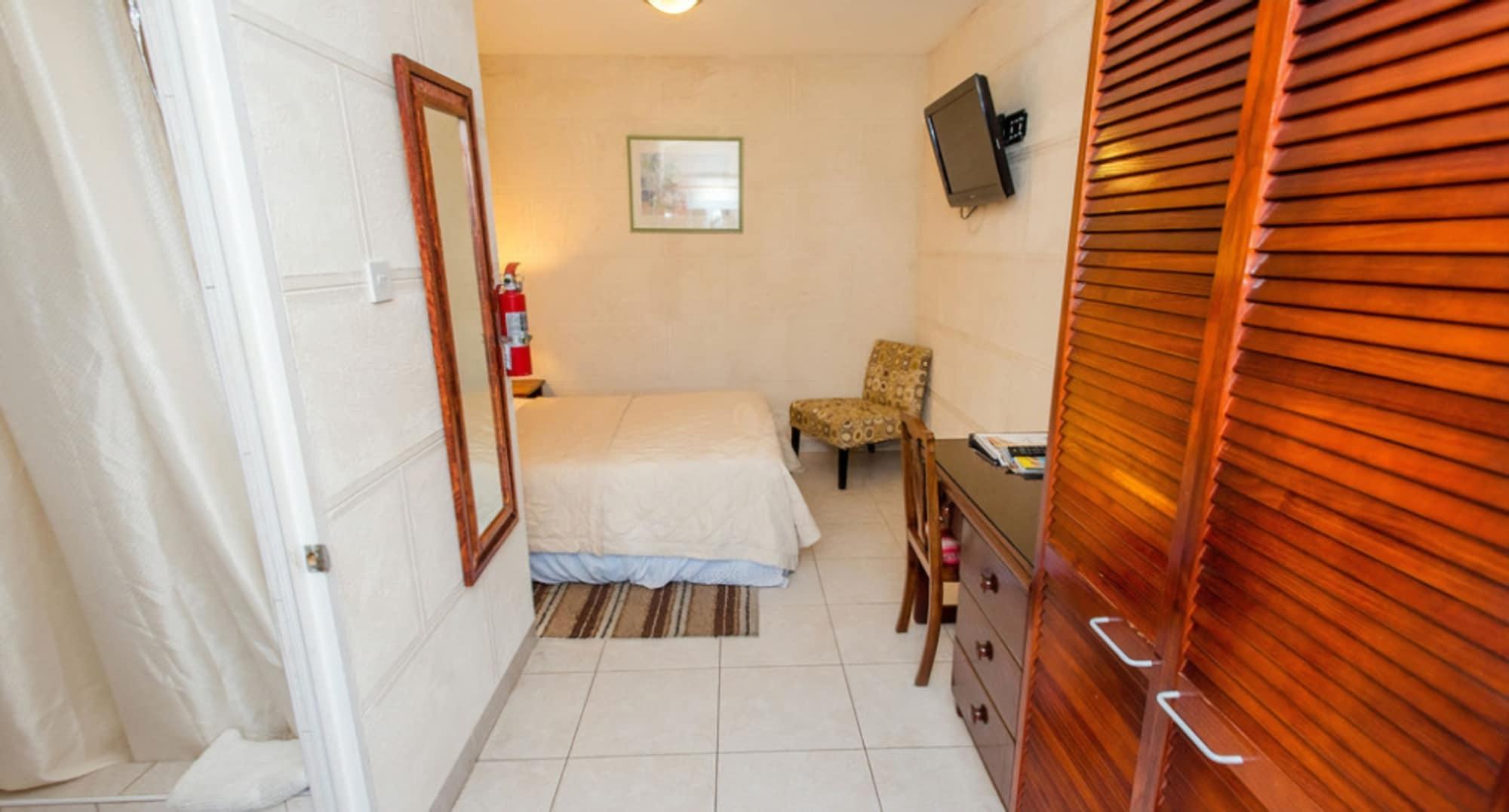 Ocean 15 Hotel Christ Church Esterno foto