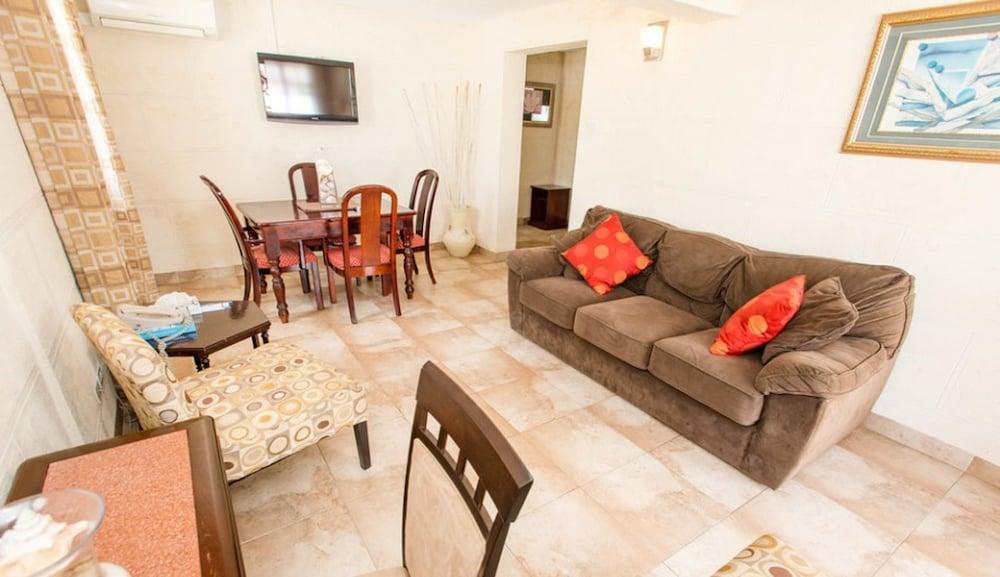 Ocean 15 Hotel Christ Church Esterno foto