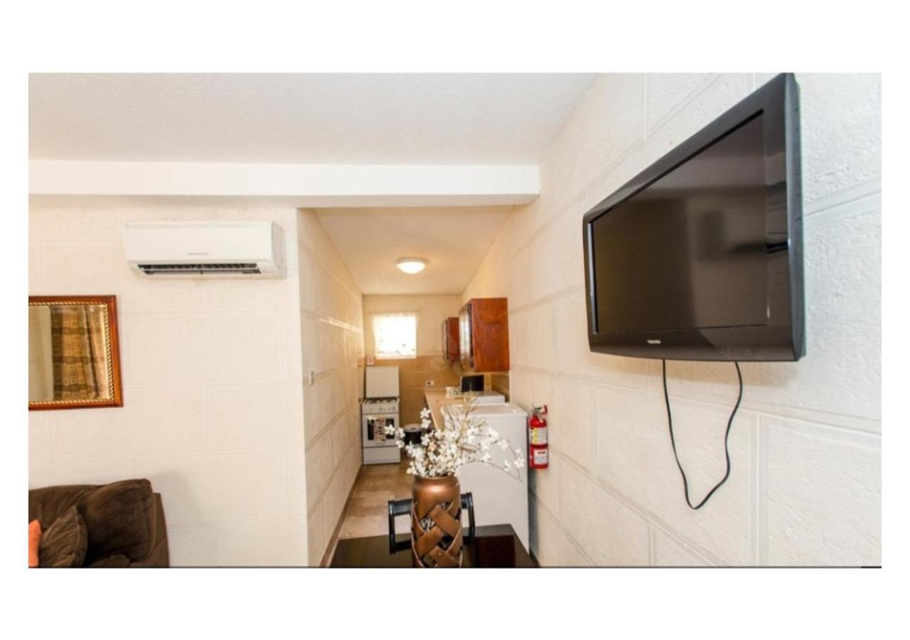 Ocean 15 Hotel Christ Church Esterno foto