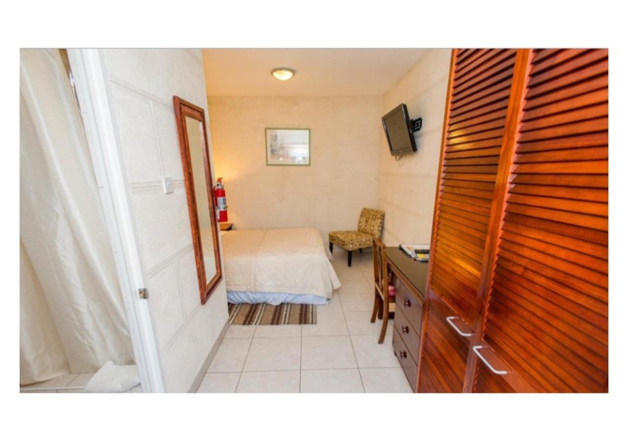 Ocean 15 Hotel Christ Church Esterno foto