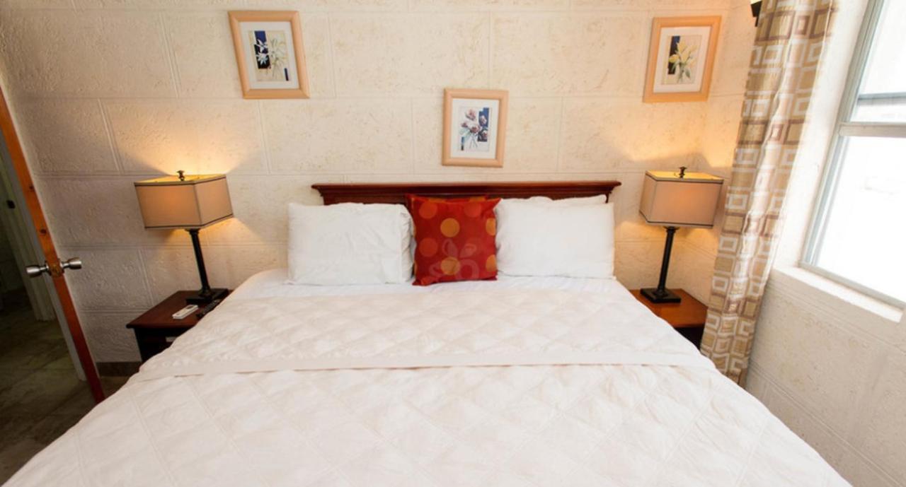 Ocean 15 Hotel Christ Church Esterno foto