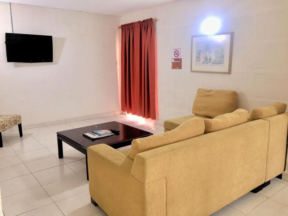 Ocean 15 Hotel Christ Church Esterno foto